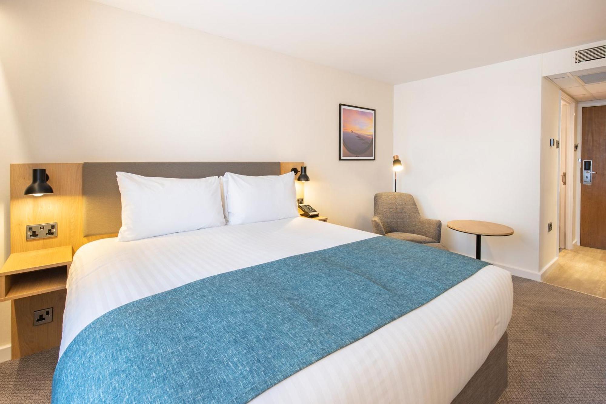 Holiday Inn Bristol Airport By Ihg Redhill  Экстерьер фото