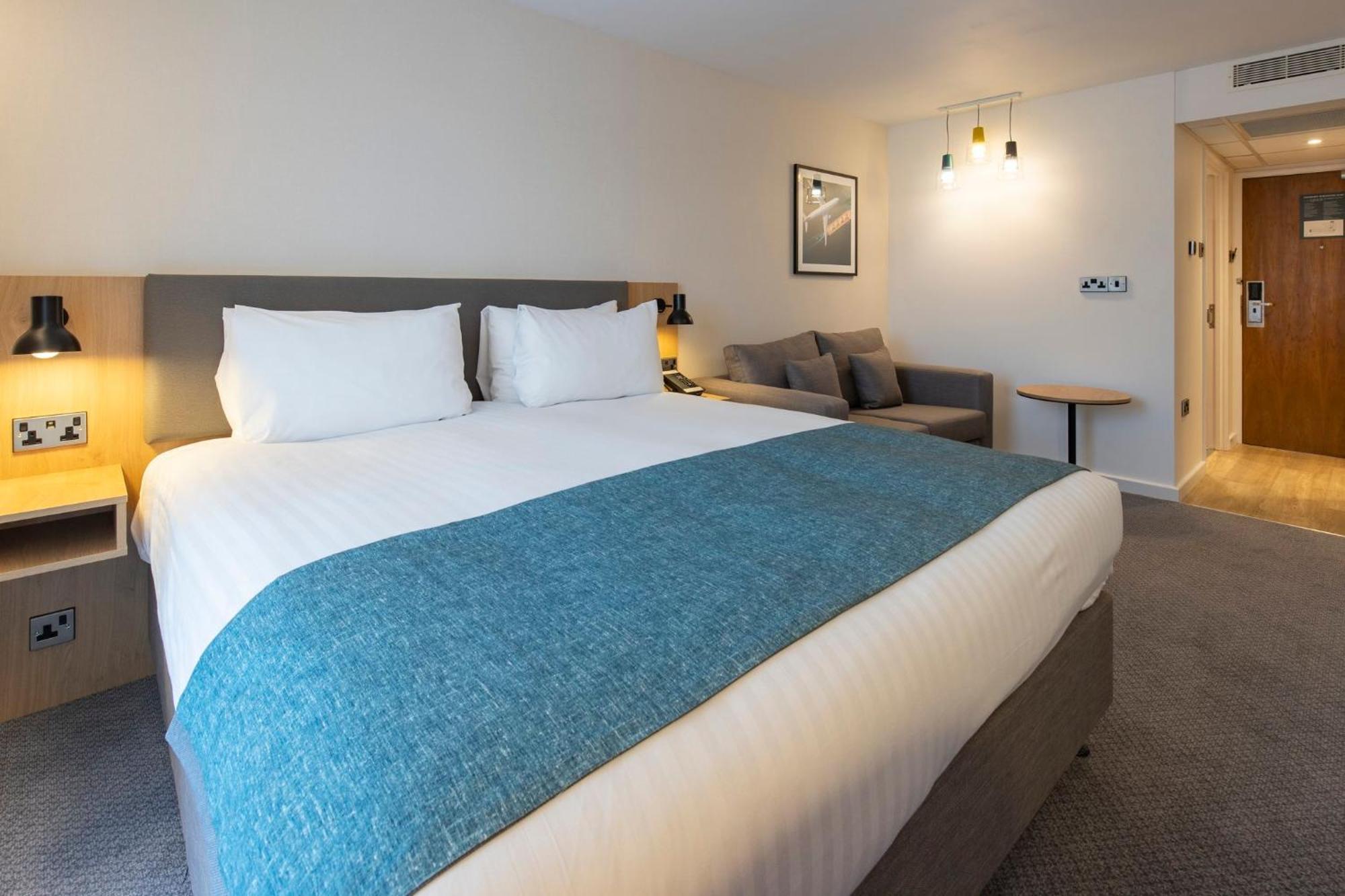 Holiday Inn Bristol Airport By Ihg Redhill  Экстерьер фото