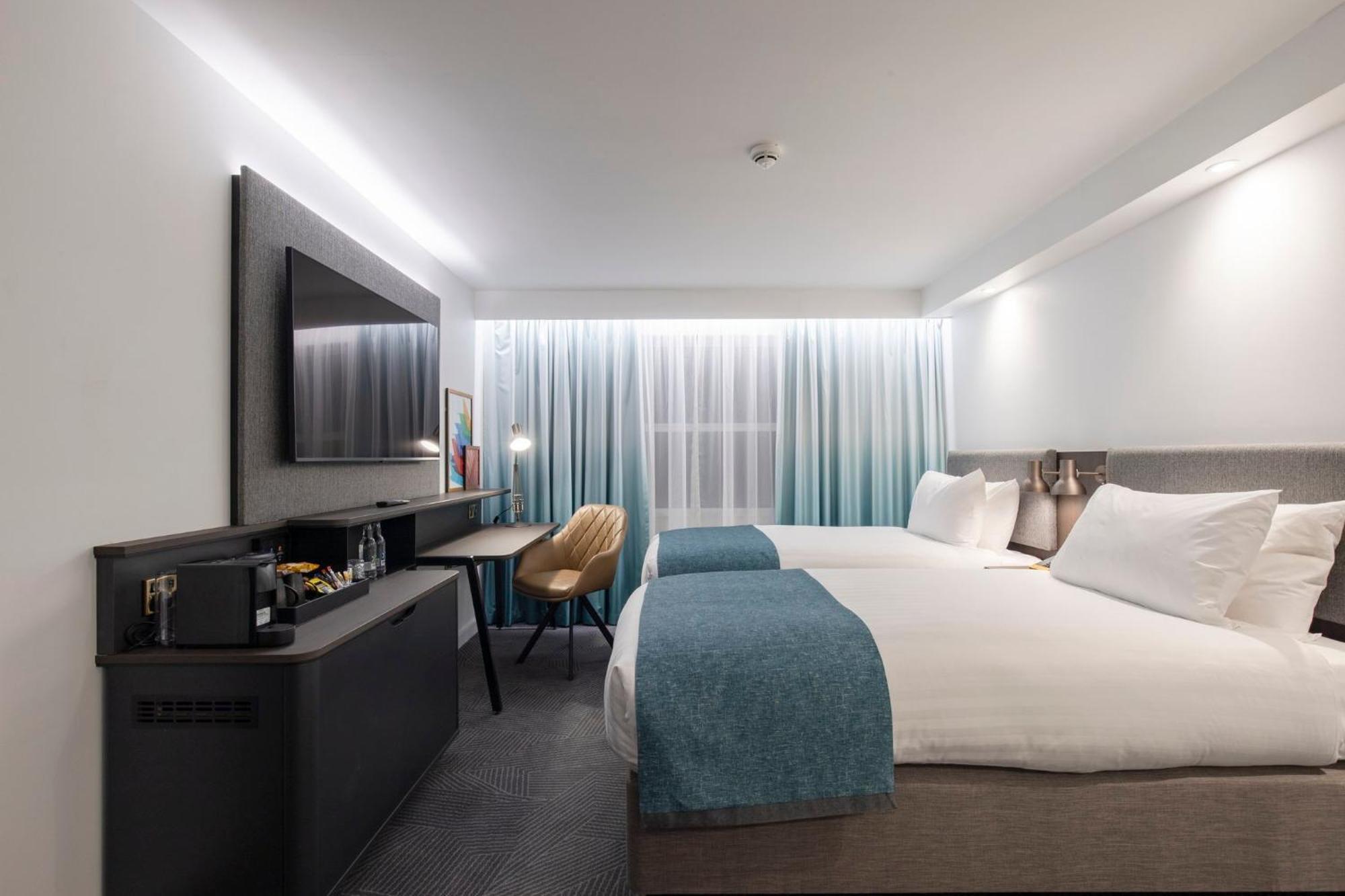 Holiday Inn Bristol Airport By Ihg Redhill  Экстерьер фото