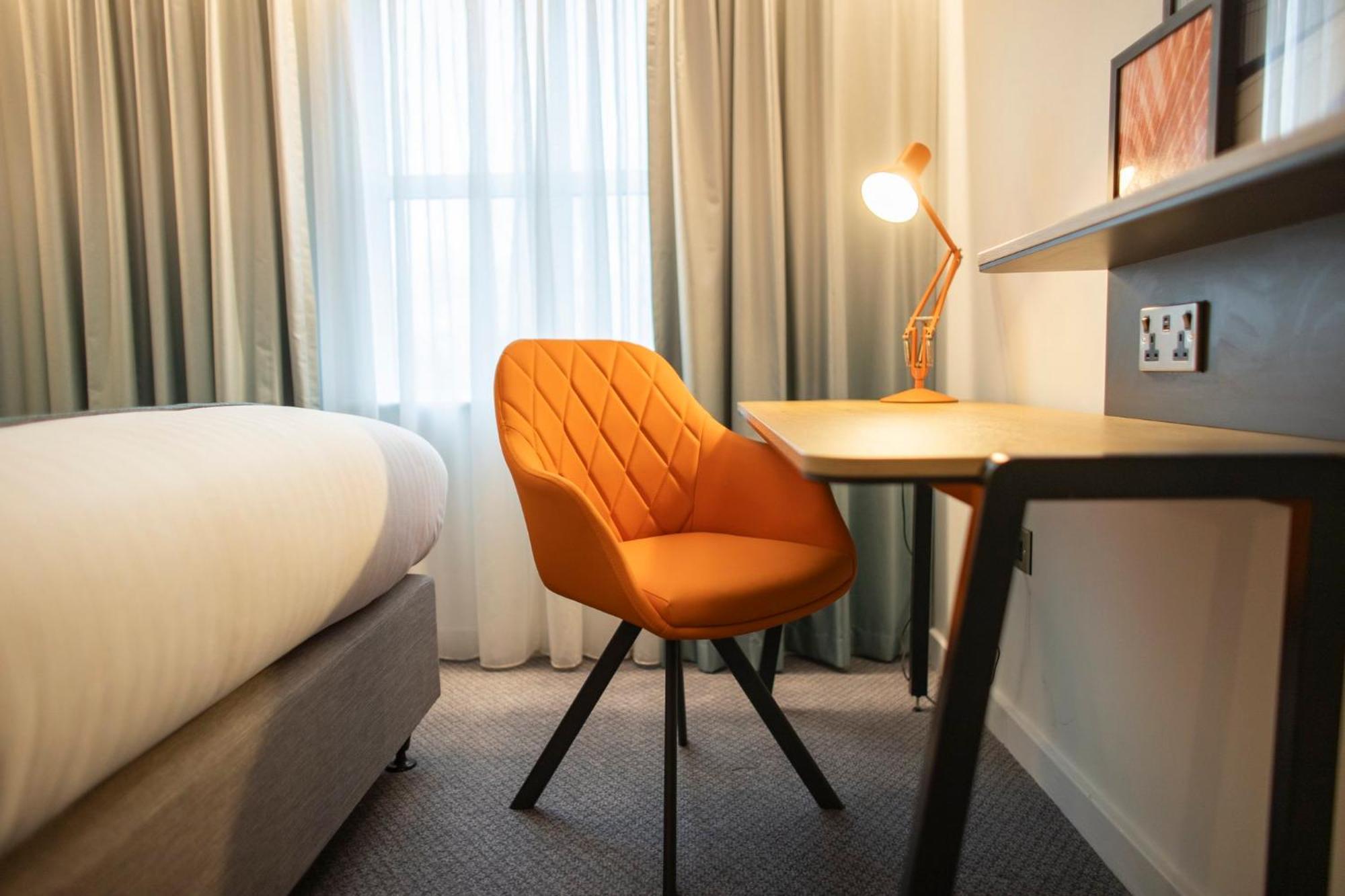 Holiday Inn Bristol Airport By Ihg Redhill  Экстерьер фото