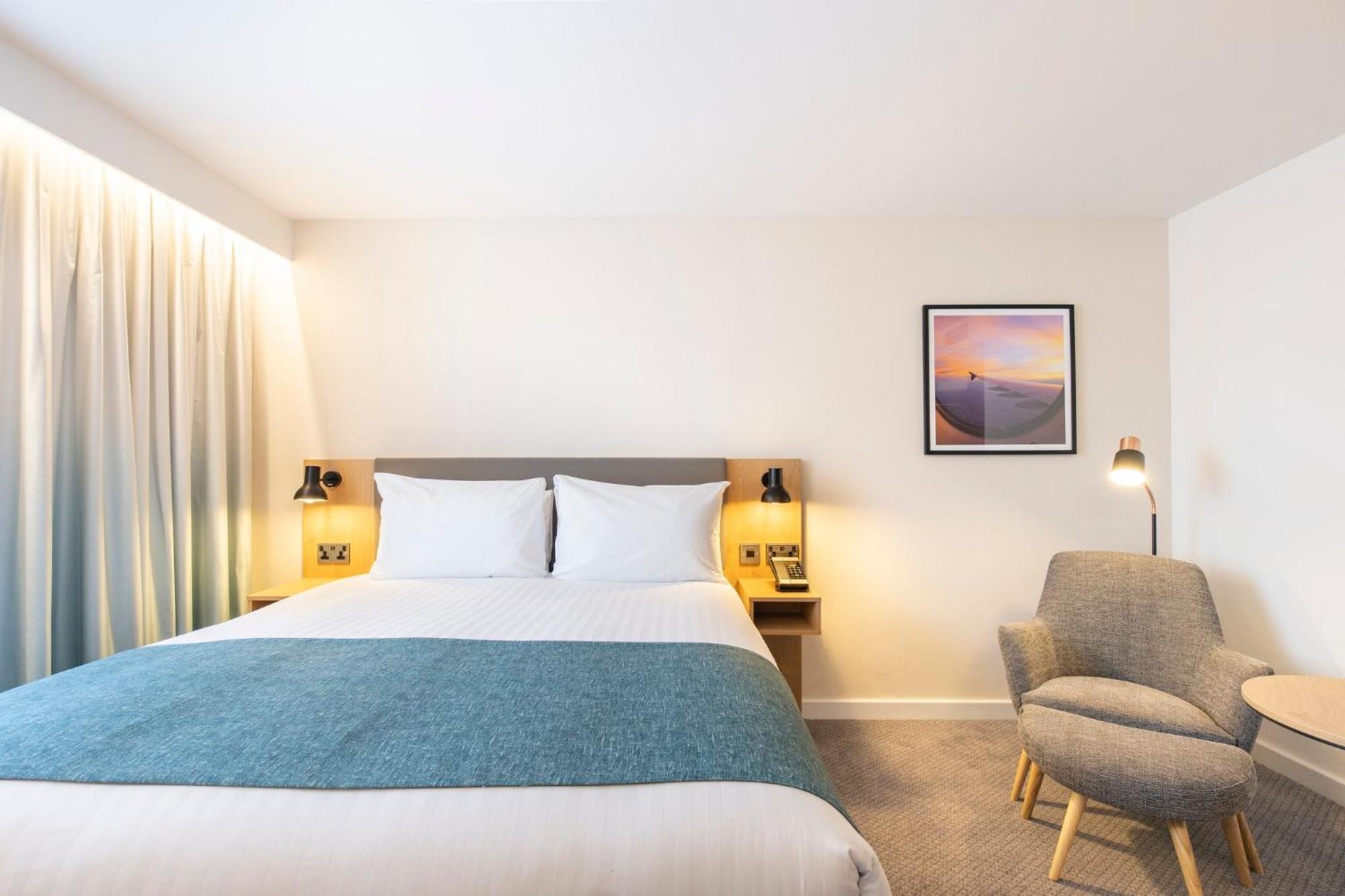 Holiday Inn Bristol Airport By Ihg Redhill  Экстерьер фото