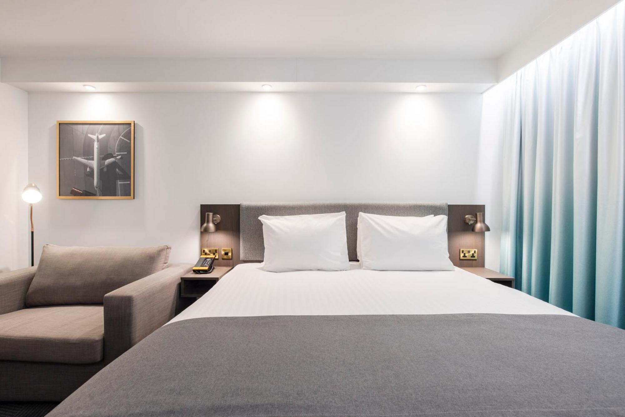 Holiday Inn Bristol Airport By Ihg Redhill  Экстерьер фото