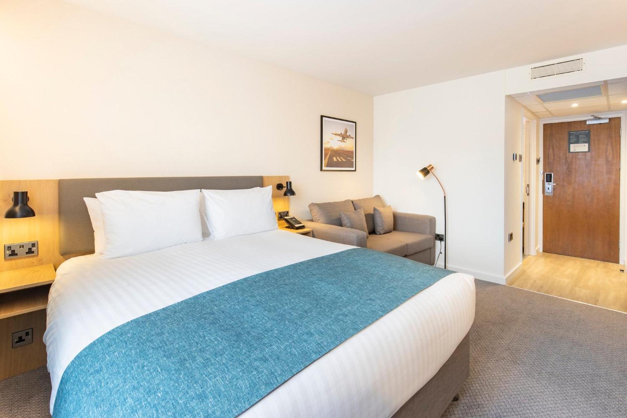 Holiday Inn Bristol Airport By Ihg Redhill  Экстерьер фото
