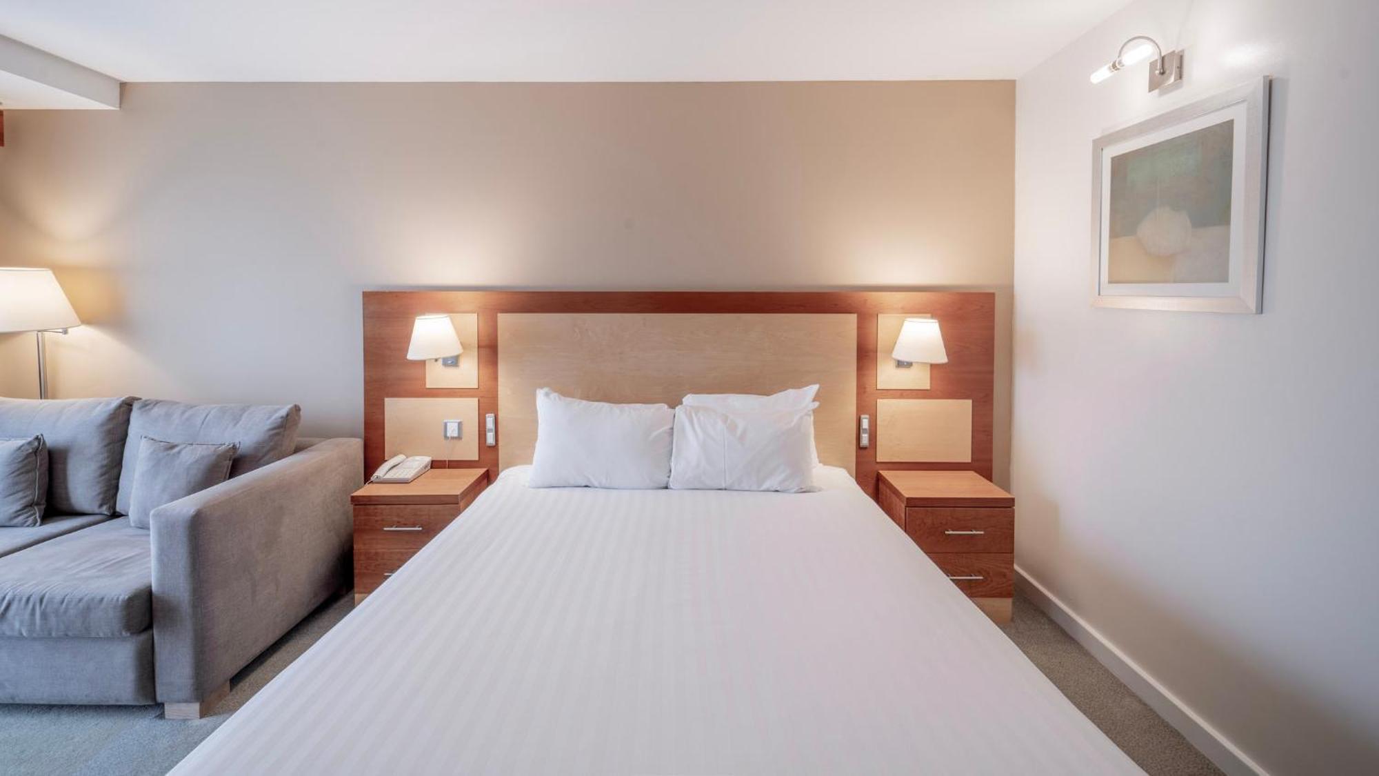 Holiday Inn Bristol Airport By Ihg Redhill  Экстерьер фото