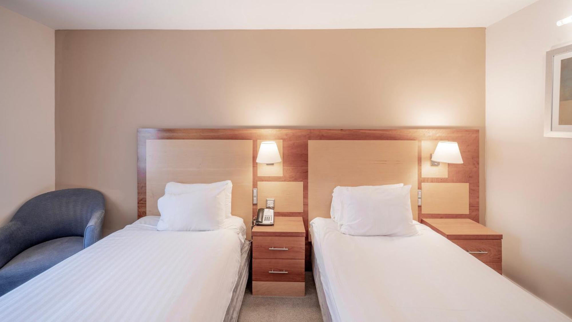 Holiday Inn Bristol Airport By Ihg Redhill  Экстерьер фото